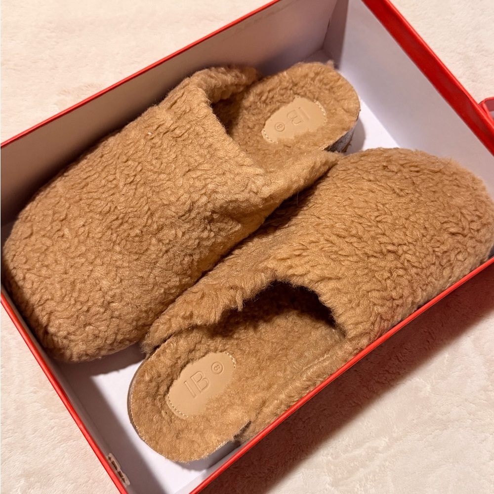 Cozy Tan Fuzzy Slippers